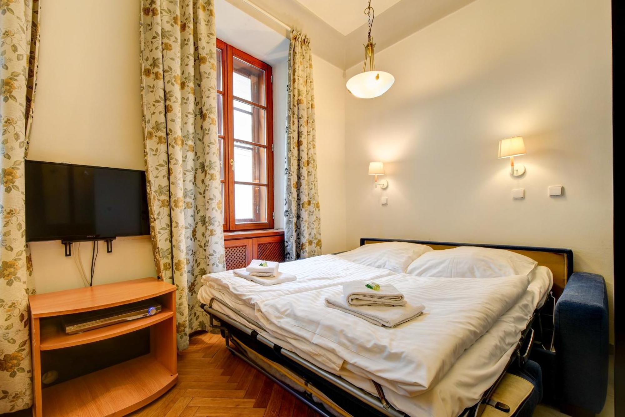 Historic Centre Apartments VIII Прага Екстериор снимка